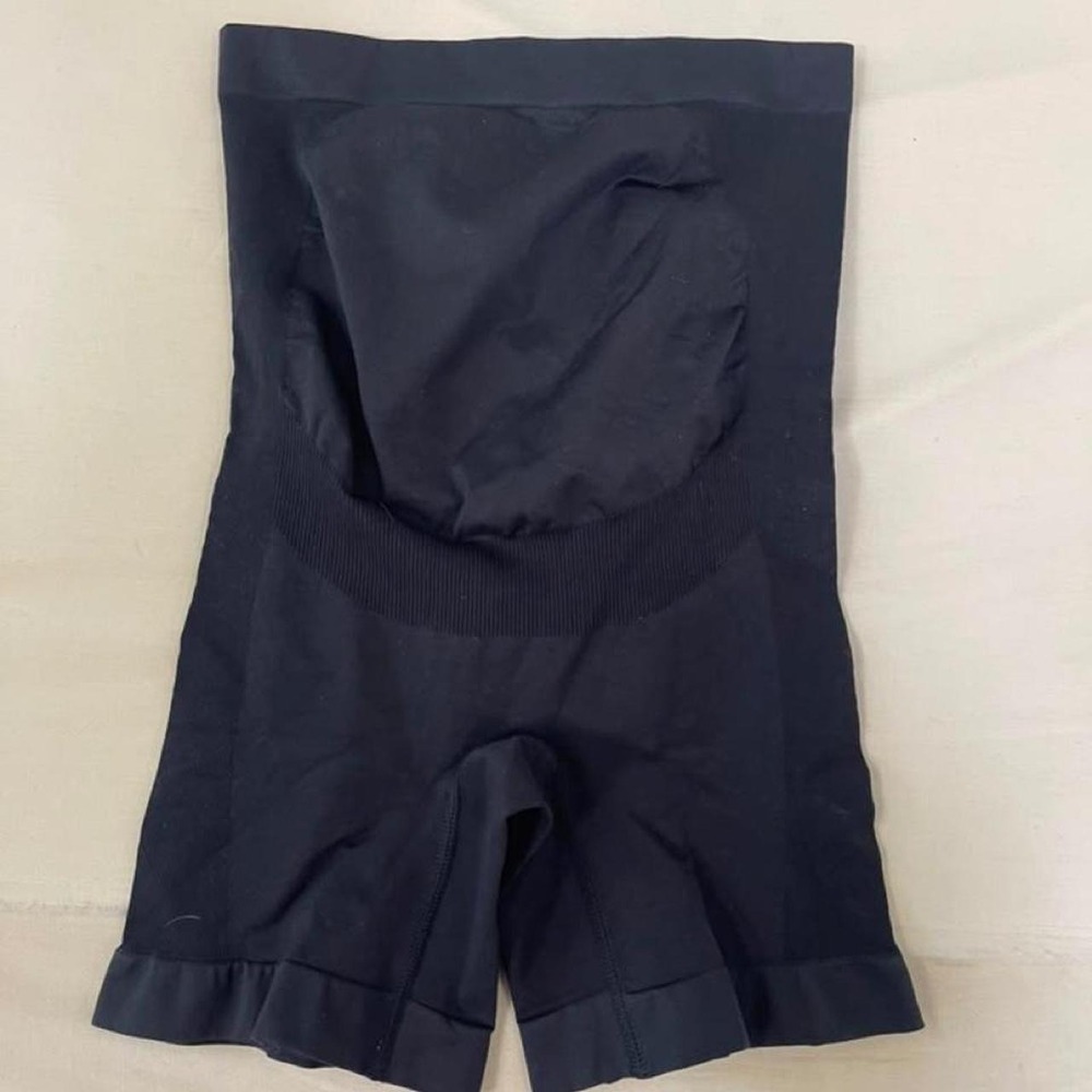 Isabel by Ingrid & Isabel black nylon & spandex shorts in XS‎